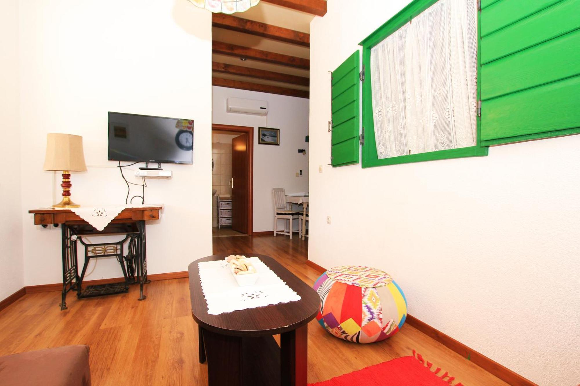 Apartments Tomi & Ivana Trogir Exterior photo